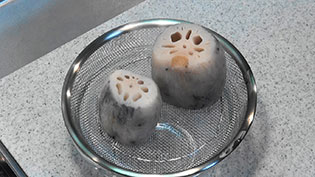 ザルにあげて水気を切り自然に冷ます
