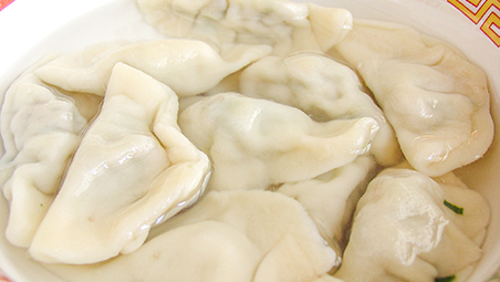 水餃子:もちもちでつるんとした食感が最高です