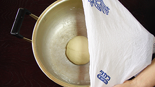 ぬれ布巾をかぶせて常温で30分置く
