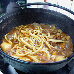 芋煮の残りで作るカレーうどん