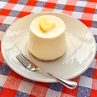 カップに入ったレアチーズケーキの作り方