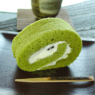 抹茶ロールケーキの作り方(冷蔵庫で漬ける)