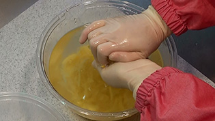 夏みかんマーマレードの作り方:軽く水気を絞る
