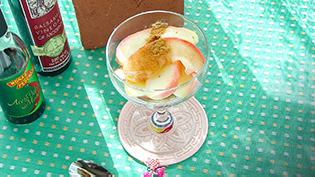 完成したりんごコンポート
