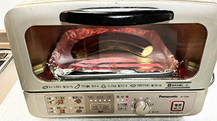 オーブントースター(1000W)で5〜6分焼いている