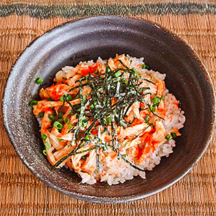 タイの蒸し鶏丼の作り方