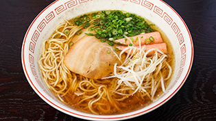 水炊きの残り汁で作る醤油ラーメン