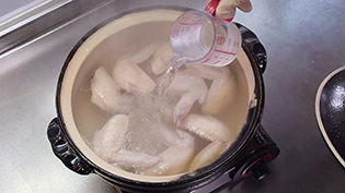 水を足しながら煮る