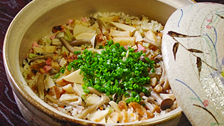 おでんの残りで作る炊き込みご飯