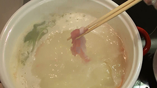 豚肉はしゃぶしゃぶして色が変わったら食べられる