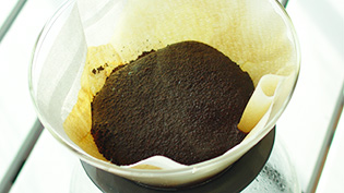 粉がふっくらと膨らんできたら、そのまま30秒待って蒸らす
