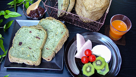 パナソニックのホームベーカリーで作ったよもぎ食パン