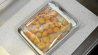 簡単梅干しの作り方:梅酢が上がったら重石をはずす