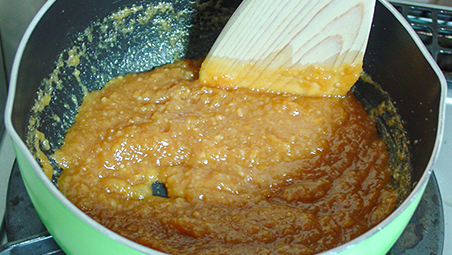 ほろ苦いふきのとうは、甘いお味噌とよく合います