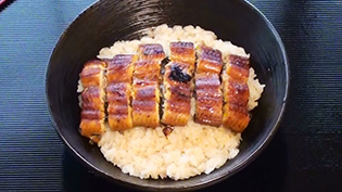 ひつまぶしの食べ方:1回目は1/3量をそのまま食べる