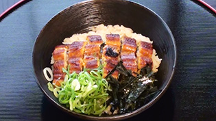 2回目は1/3量をねぎと海苔をかけて食べる