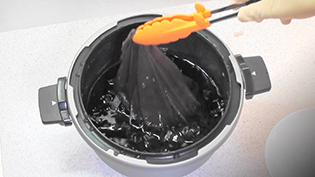 動画:圧力鍋で煮る黒豆煮の作り方