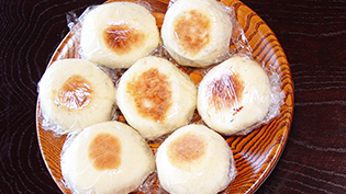冷めたら一個ずつラップで巻いて冷蔵庫で保存する