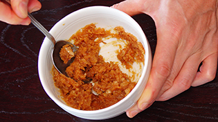 【A】を合わせて、くるみ味噌を作る