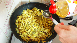 【A】の調味料を加える