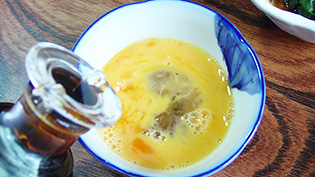 醤油で調味している