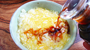 醤油で調味している