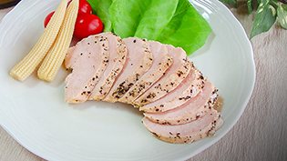 食べやすい大きさに切り、皿に盛り付けて完成